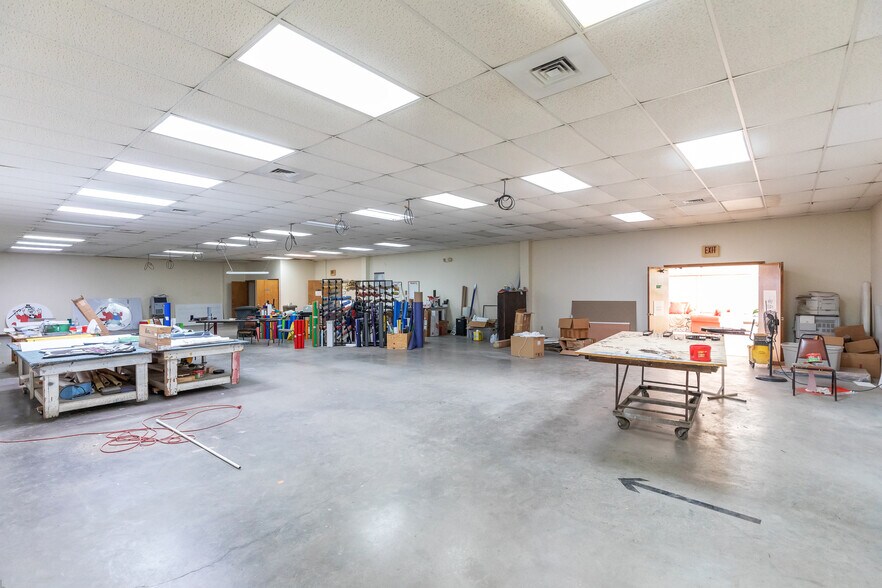 More Photos Of 5050 E Hwy 80, Abilene Manufacturing For Sale