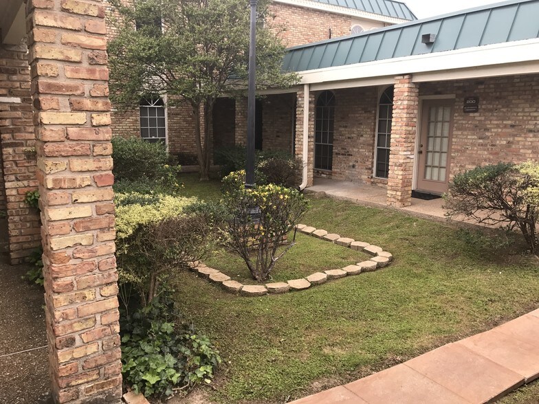 More Photos Of 1205 N State Highway 123, San Marcos Office For Lease