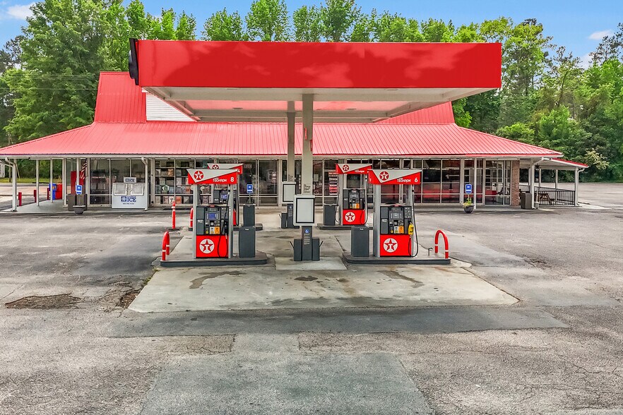 More Photos Of 500 Buff Blvd, Summerton General Retail For Sale