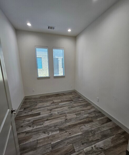 More Photos Of 21777 Merchants Way, Katy Office For Lease