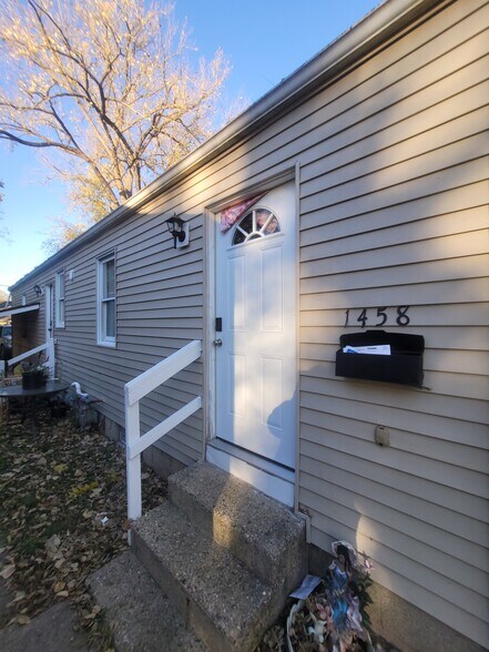 More Photos Of 1458 W 32nd St, Indianapolis Apartments For Sale