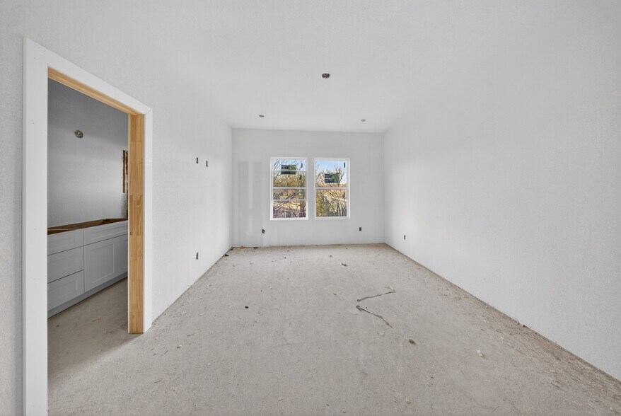 More Photos Of 525 Dakota St, San Antonio Multifamily For Sale