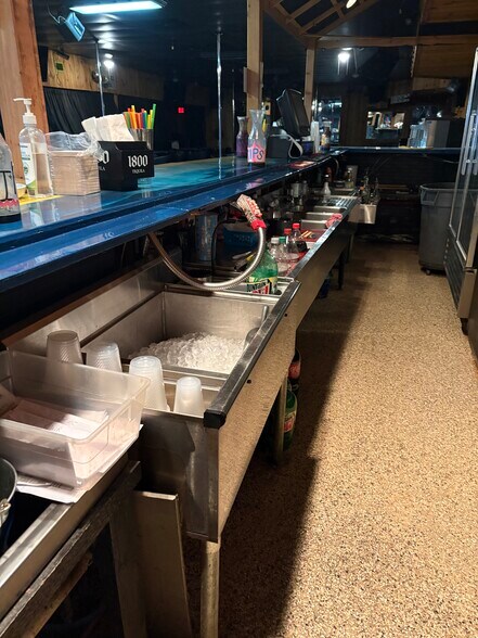 More Photos Of 1704 E Hwy 70, Kingston Bar For Sale