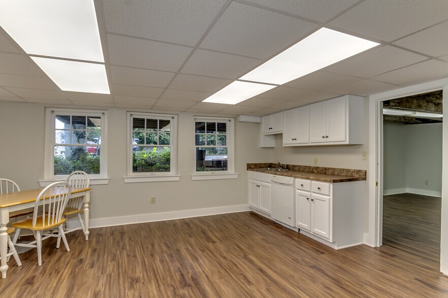More Photos Of 2606 8th St, Tuscaloosa Office For Sale