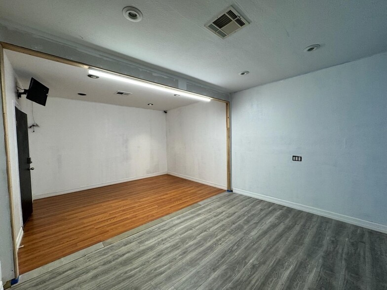 More Photos Of 2801-2825 Gulf Fwy, Houston Unknown For Lease