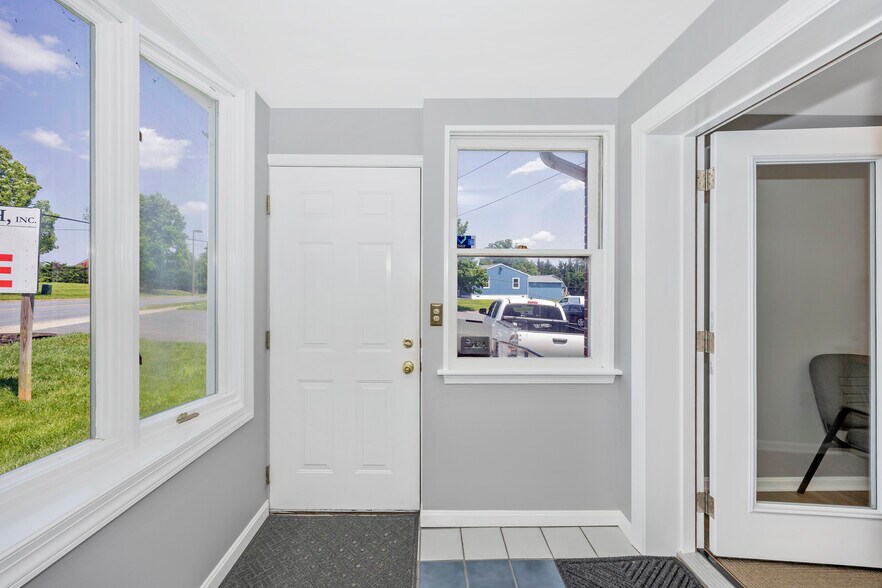 More Photos Of 286 Montevue Ln, Frederick Medical For Lease