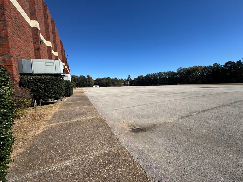 More Photos Of 10408 State Highway 64 E, Tyler Theater Concert Hall For Sale