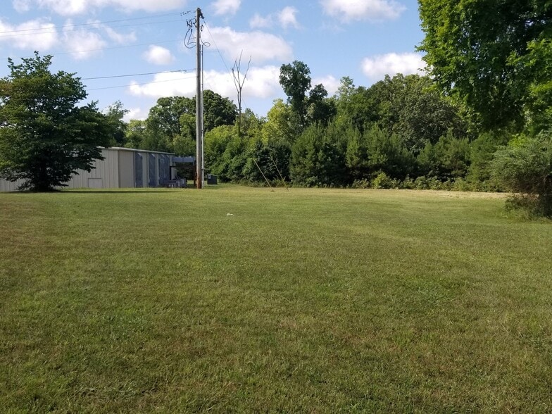 More Photos Of 1331 Highway 100, Centerville Restaurant For Sale