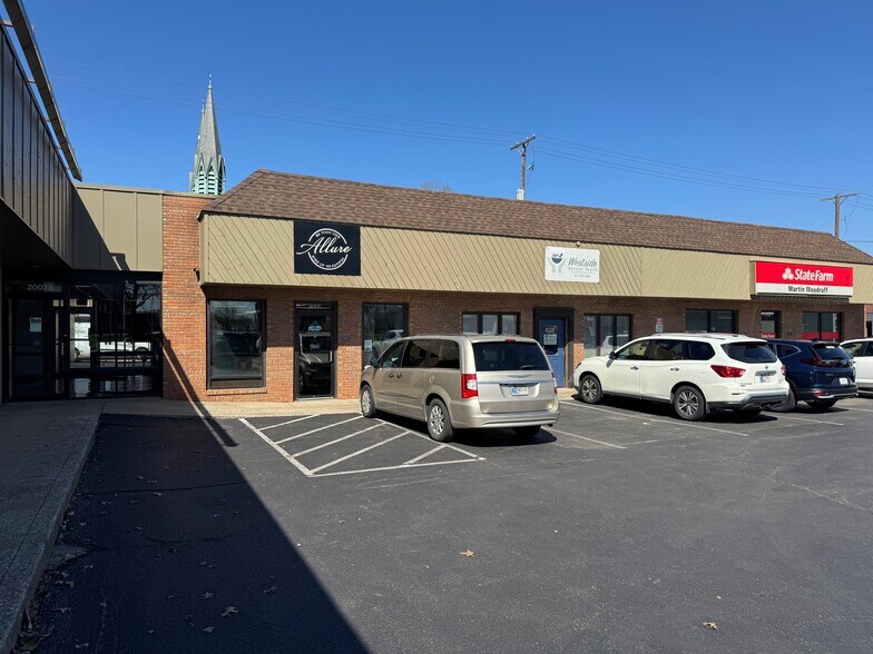 More Photos Of 2007 W Franklin St, Evansville Office For Lease