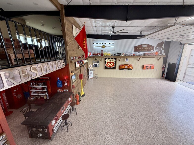 More Photos Of 663 Valerie Ave, Hudson Self Storage For Sale