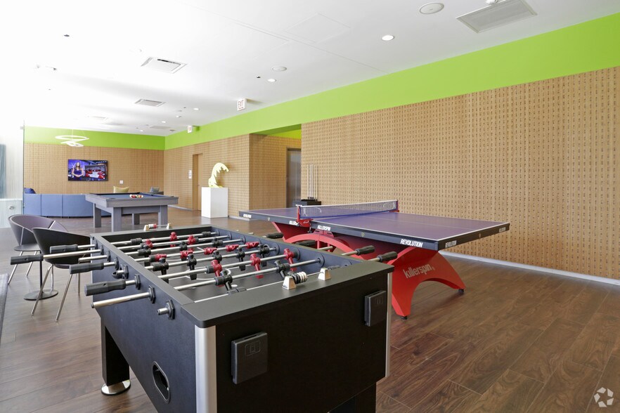 More Photos Of 220 E Illinois St, Chicago Apartments For Lease