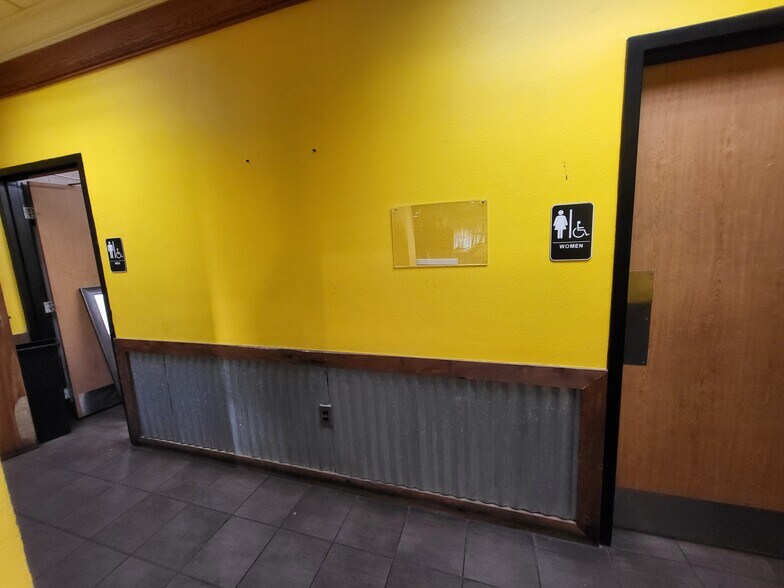 More Photos Of 3607 S Range Line Rd, Joplin Restaurant For Lease