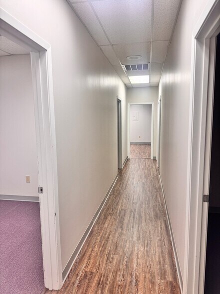 More Photos Of 100 - 104 Business Park Dr, Ridgeland Office For Sale