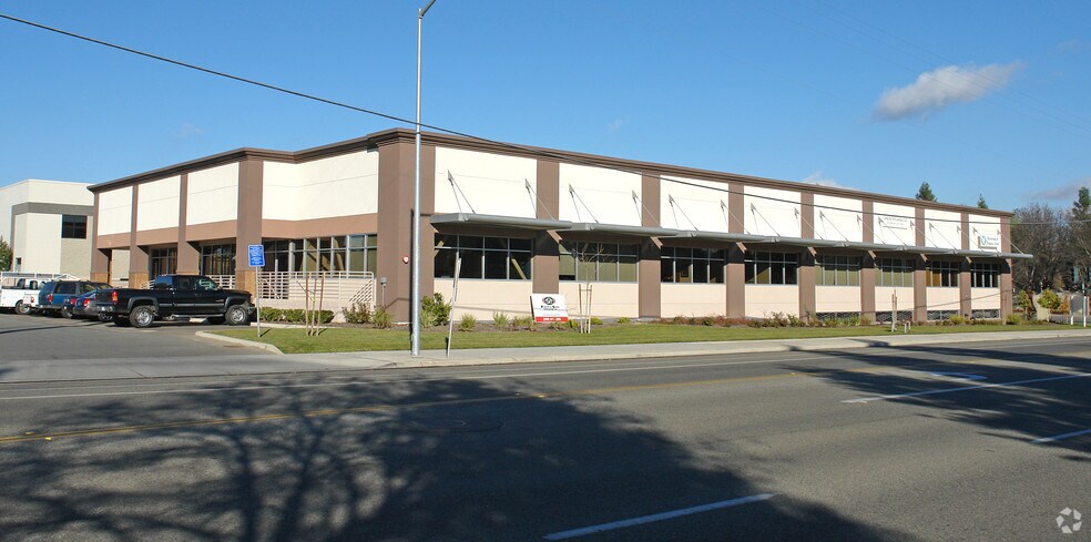 Primary Photo Of 8525 N Cedar Ave, Fresno Office For Lease