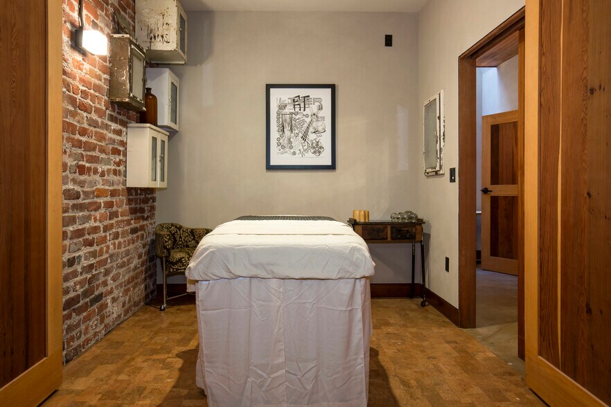 More Photos Of 466 Eddy St, San Francisco General Retail For Sale