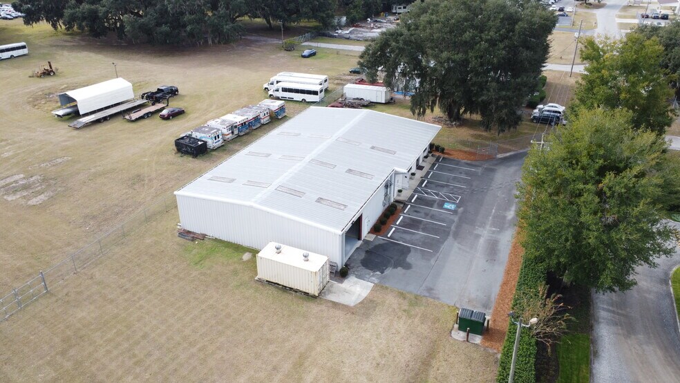 More Photos Of 1032 Commercial Dr, Brunswick Flex For Sale