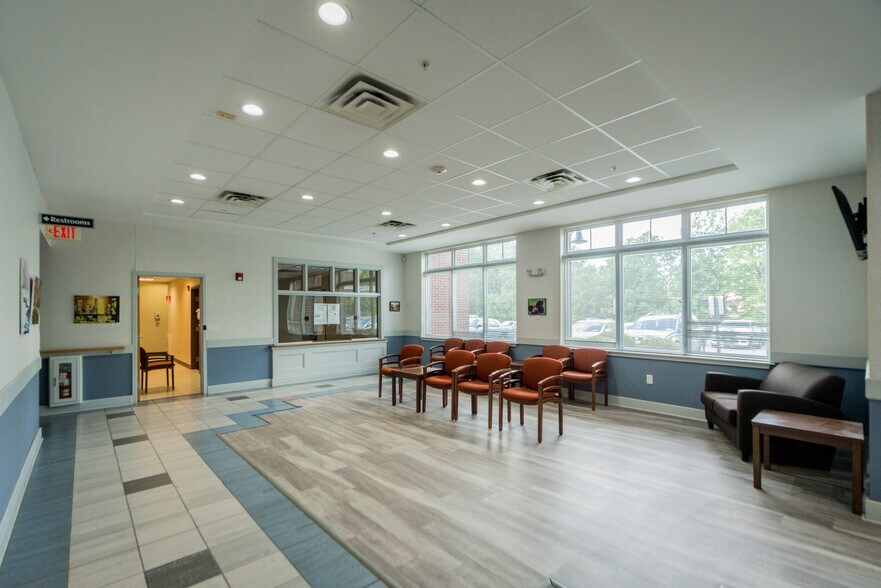 More Photos Of 2388 Route 9, Mechanicville Medical For Sale