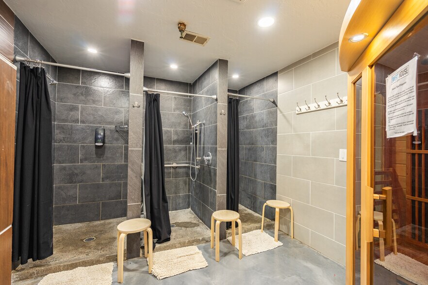 More Photos Of 300 1st Ave W, Kalispell Storefront Retail Office For Sale