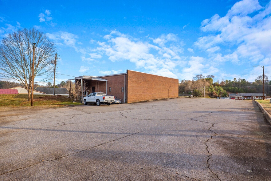 More Photos Of 2935 New Leicester Hwy, Leicester Showroom For Sale