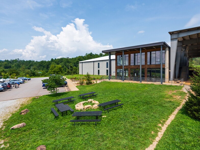 More Photos Of 701 Old Fanning Bridge Rd, Fletcher Sports And Entertainment For Sale