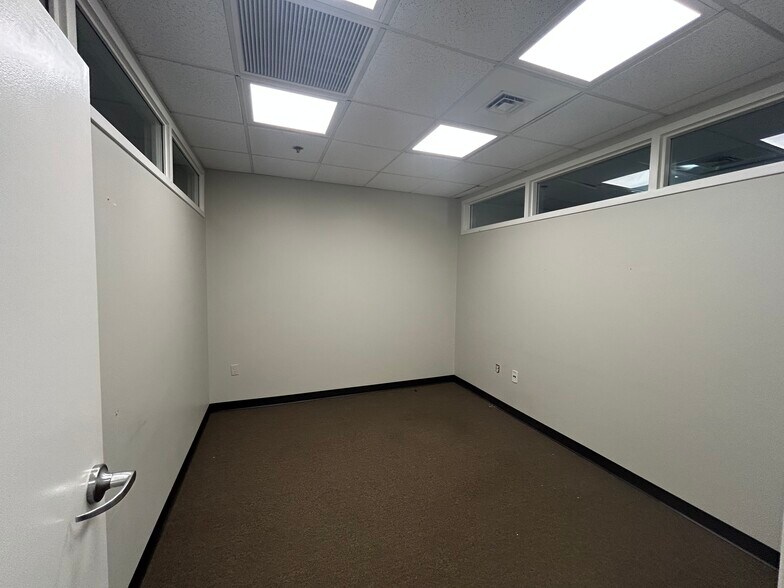 More Photos Of 8945 Guilford Rd, Columbia Office For Lease
