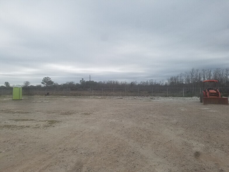 More Photos Of 23218 W Highway 6, Alvin Land For Lease