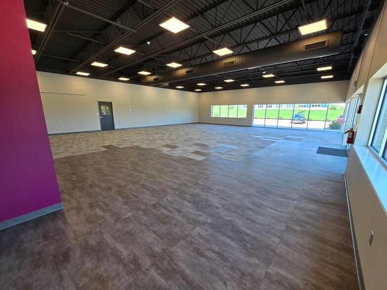 More Photos Of 1304 Technology Pky, Cedar Falls Office Residential For Lease