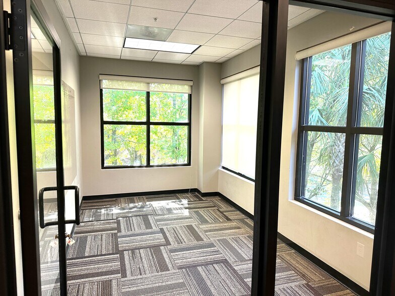 More Photos Of 496 Bramson Ct, Mount Pleasant Office For Lease