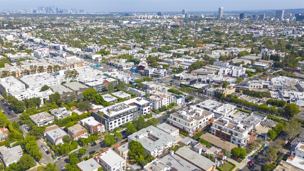 More Photos Of 745 N Croft Ave, Los Angeles Apartments For Sale