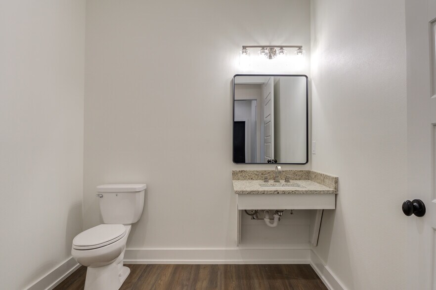 More Photos Of 8926 County Road 6820, Lubbock Warehouse For Sale