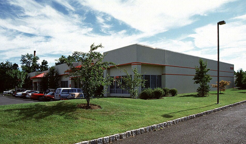 More Photos Of 800 Silvia St, Ewing Flex For Lease