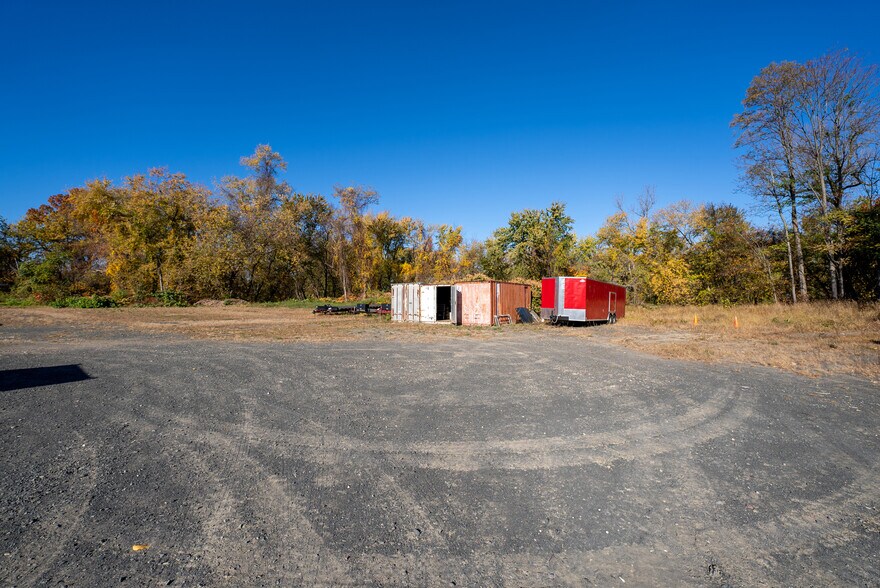 More Photos Of 2 S Bridge Dr, Agawam Office For Lease