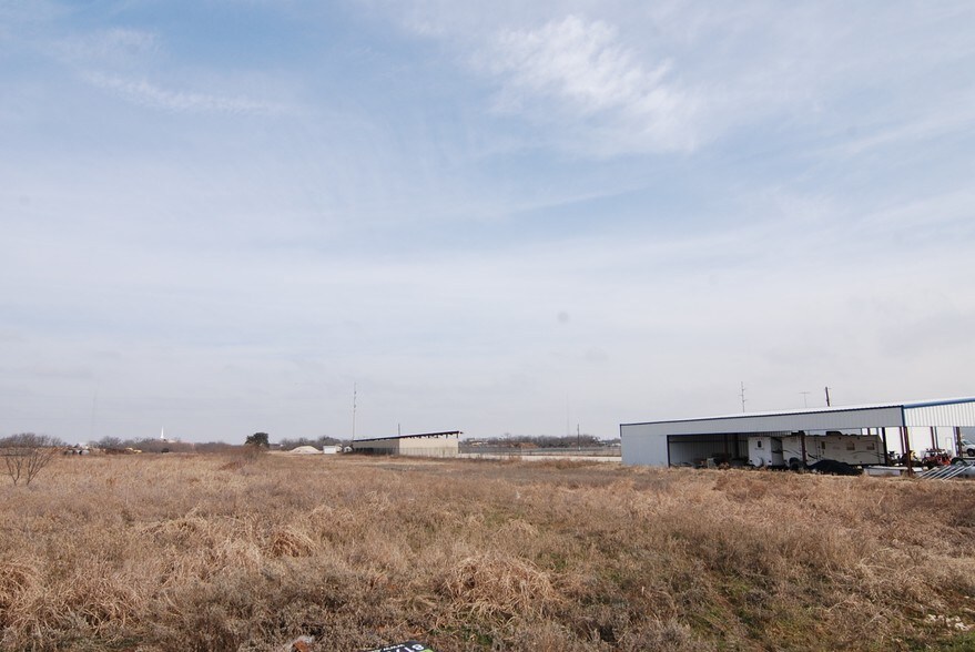 More Photos Of 1312 Weatherford Hwy, Granbury Land For Sale