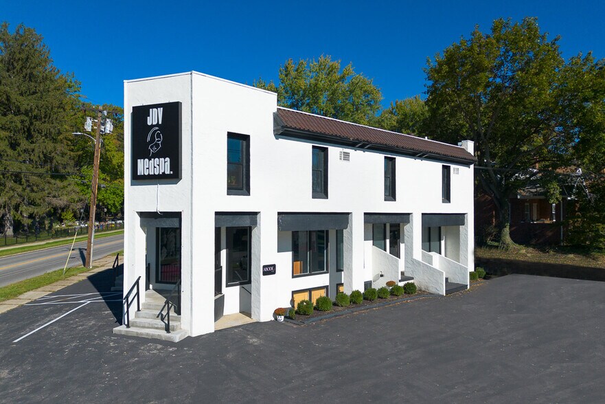 More Photos Of 2404 4th St, Cuyahoga Falls Office For Sale