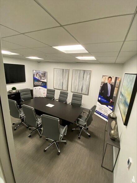 More Photos Of 330 N Brand Blvd, Glendale Office For Lease