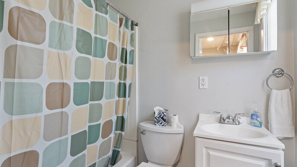 More Photos Of 393 Waterman Ave, East Providence Apartments For Sale