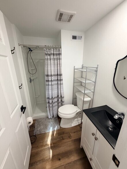More Photos Of 2212 Okoboji Ave, Milford Apartments For Sale