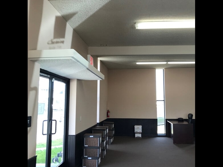 More Photos Of 1450 E Main St, El Cajon Auto Repair For Lease