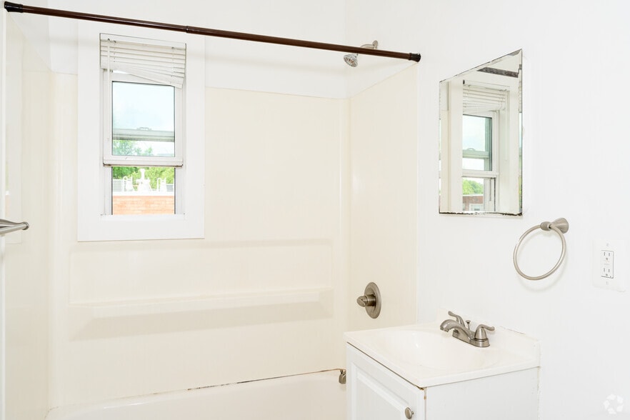 More Photos Of 129 Yuma St SE, Washington Apartments For Sale