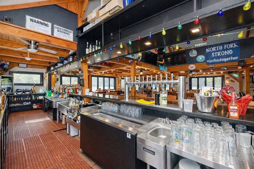 More Photos Of 9095 Sound Ave, Mattituck Restaurant For Sale