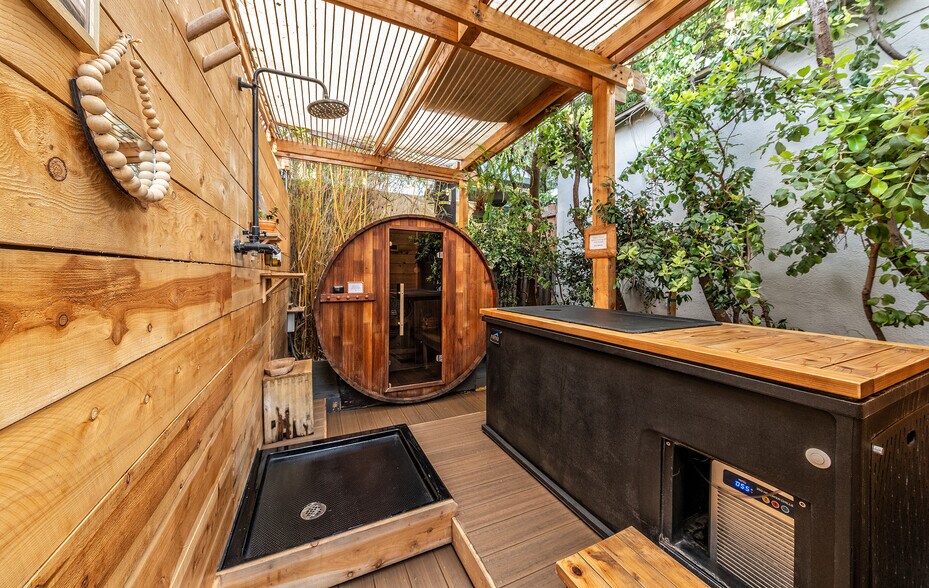 More Photos Of 1209 Abbot Kinney Blvd, Venice Office For Sale