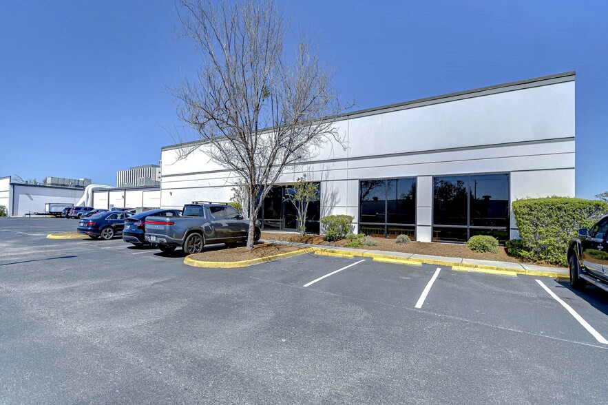 More Photos Of 10770 N 46th, Tampa Unknown For Lease