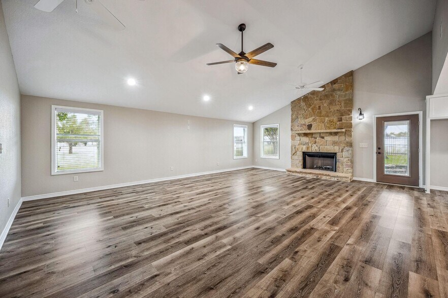 More Photos Of 7517 Us Highway 67, Stephenville Light Distribution For Sale