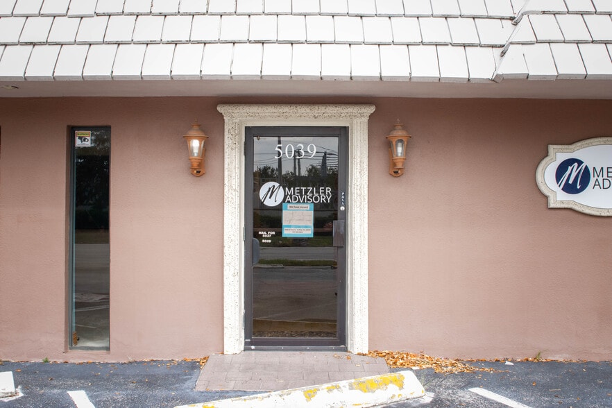 More Photos Of 5023-5047 Central Ave, Saint Petersburg Medical For Lease