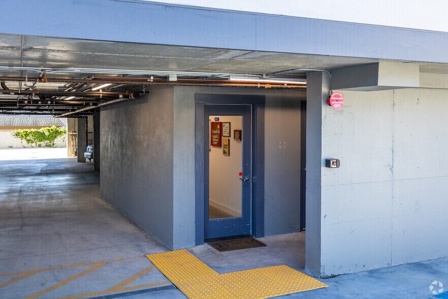 More Photos Of 516 Ave Alhambra, El Granada Office Residential For Lease