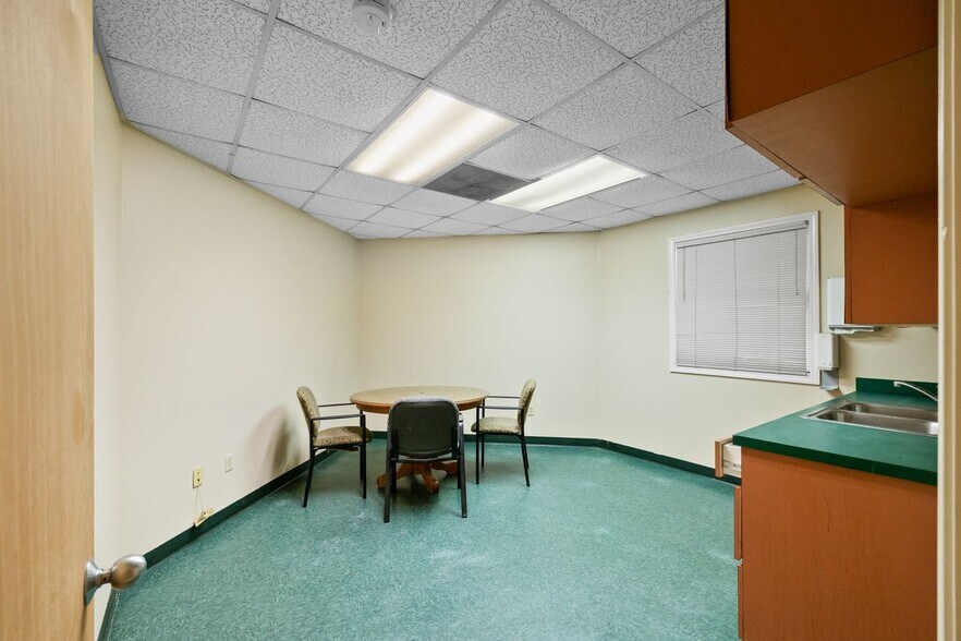 More Photos Of 748 N Us-29, Cantonment Medical For Lease