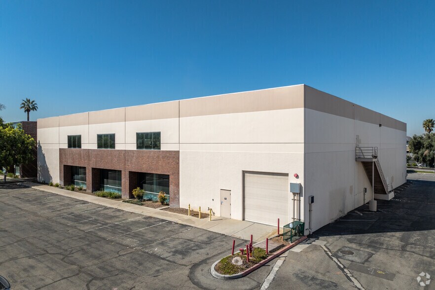 More Photos Of 1595 Spruce St, Riverside Office For Lease