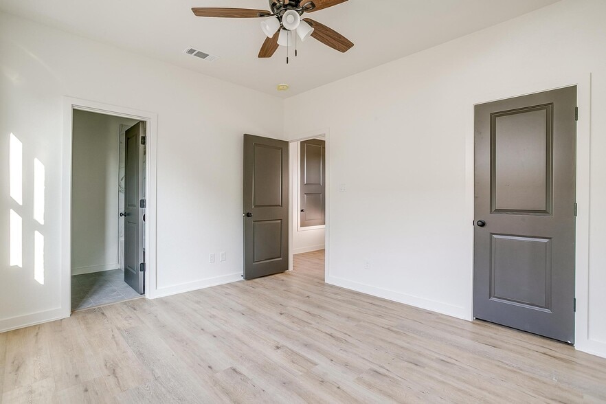 More Photos Of 3108 Frazier Ave, Fort Worth Multifamily For Sale