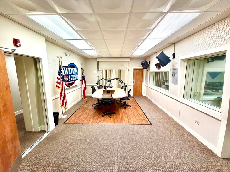 More Photos Of 1102 Thompson Bridge Rd, Gainesville Office For Lease