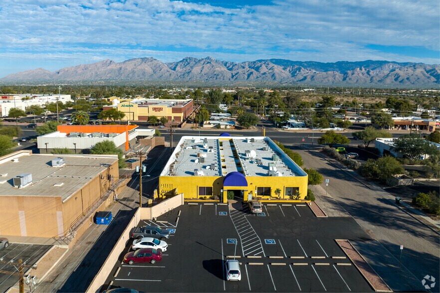 7290 E Broadway Blvd, Tucson, AZ 85710 Retail For Lease